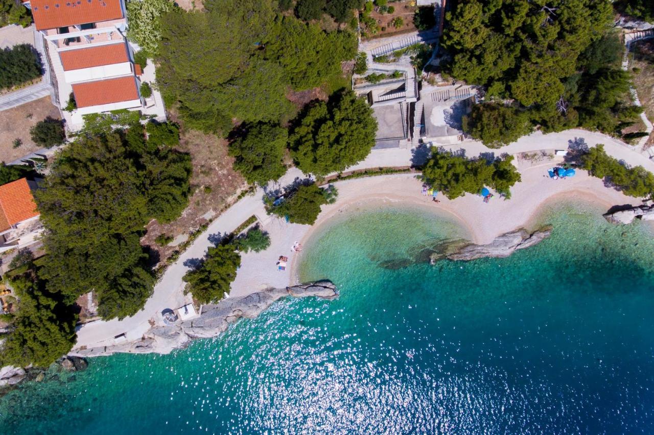 Apartments With A Parking Space Brela, Makarska - 6043 Exterior photo